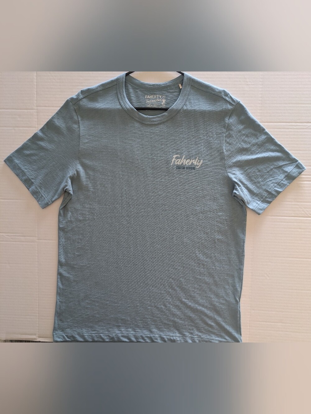 Faherty Men's Pale Blue Crewneck T-Shirt w/ Chest Logo- M (NWOT)
